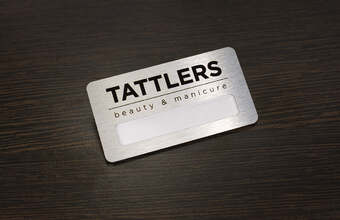 бейдж с окном для маникюрного салона