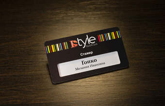 бейдж металлический с окном черного цвета